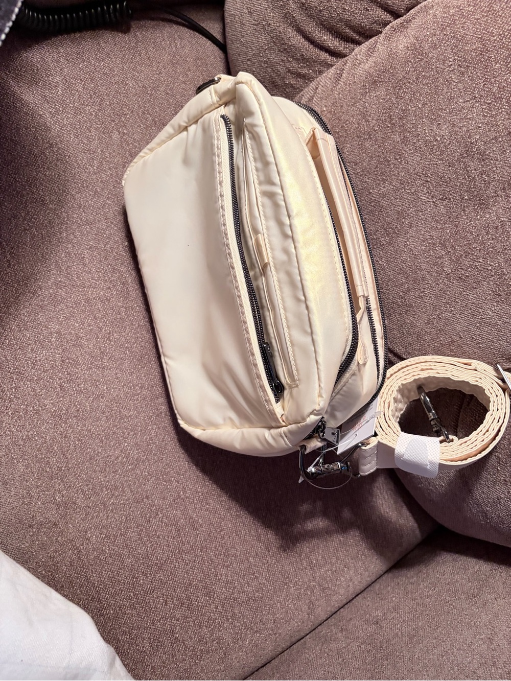 lug Champagne Crossbody Bag with Removable Strap - Picture 2 of 4